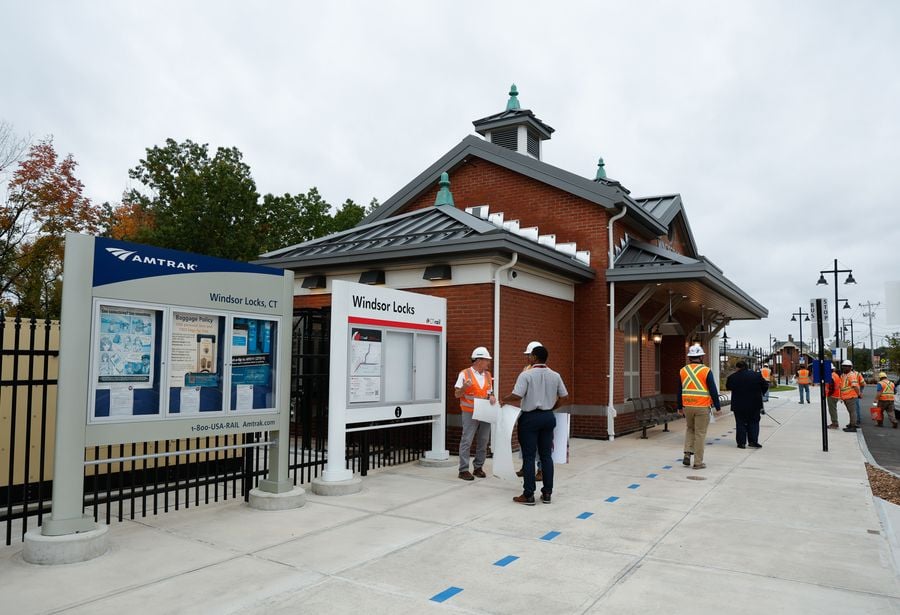 6_Zawistowski Train and TOD ribbon cutting 101326-9644.jpg
